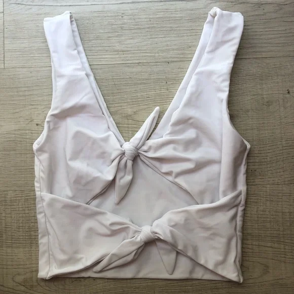 COPY - White crop bikini top and bottom - Picture 5 of 7